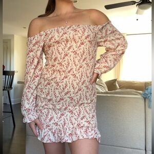 Floral tight fit dress with sleeves